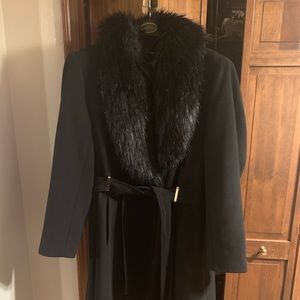 Gorgeous Calvin Klein Coat w/ Faux Fur Collar